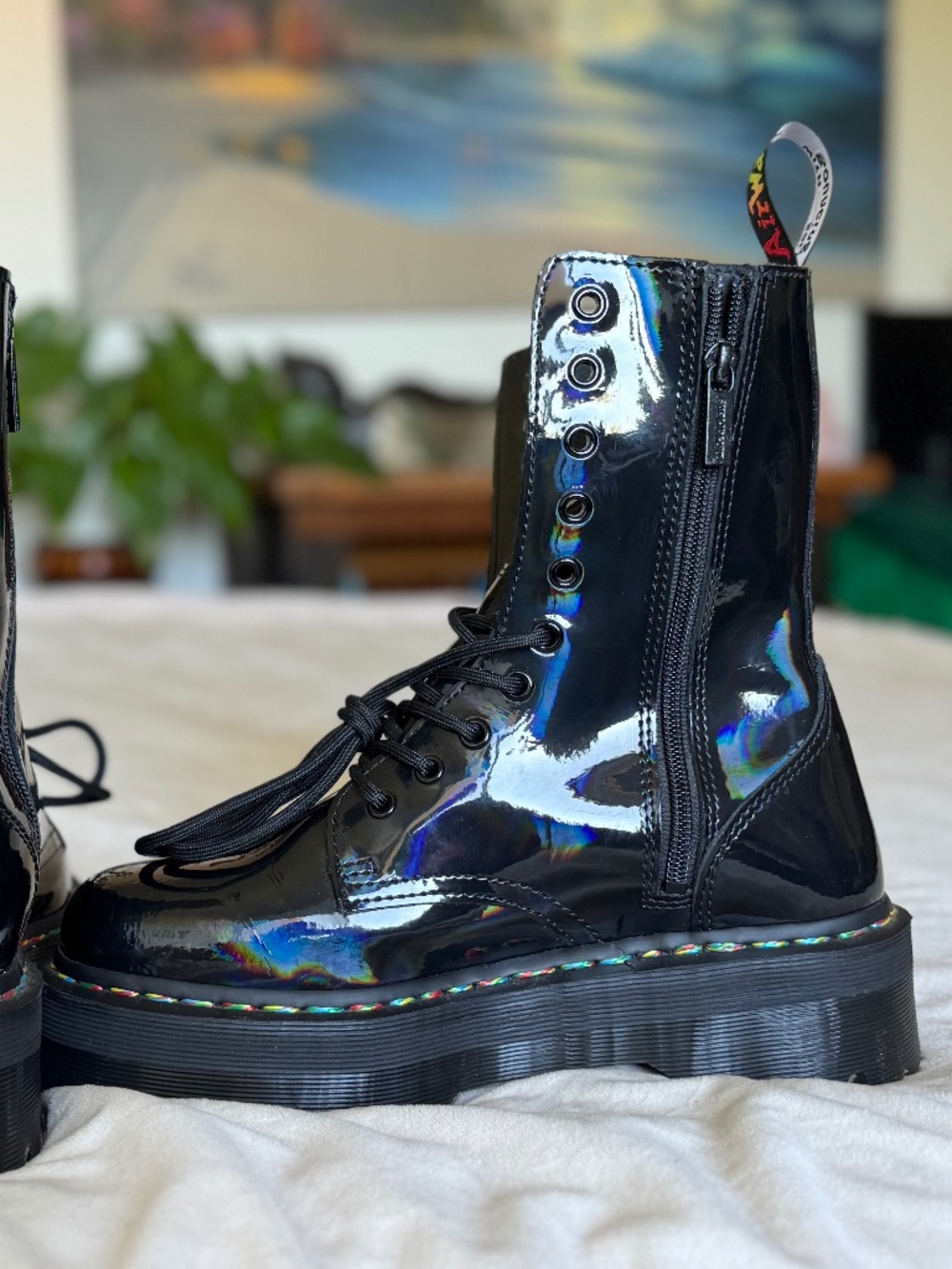 Dr Martens Rainbow Patent Combat Boots Size 9 Iridescent Lace Up Shiny - Picture 5 of 8